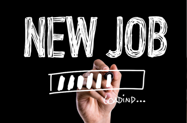 Napis, kjer v angleščini piše NEW JOB loading